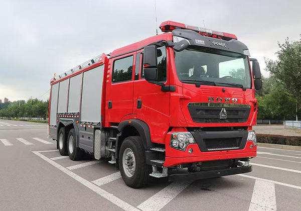 干粉消防车