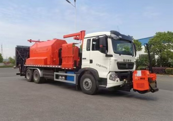 沥青路面热再生修补车