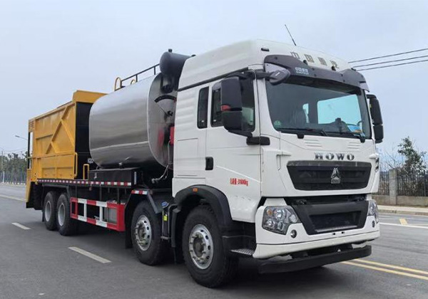 同步碎石封层车