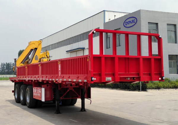 随车起重运输半挂车